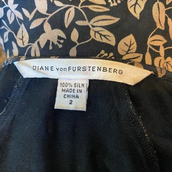 🔥SOLD🔥Diane Von Furstenberg Floral Silk Wrap Dress - Picture 6 of 8